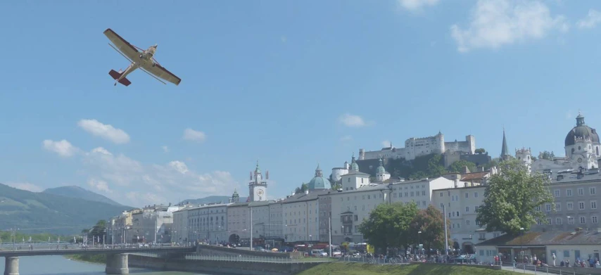 Flug über Salzburg